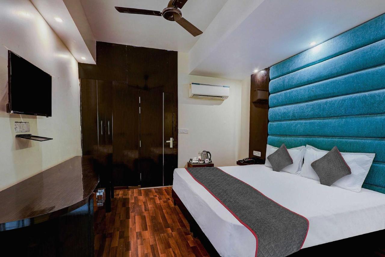Townhouse Golden King Hotel New Delhi Exterior photo